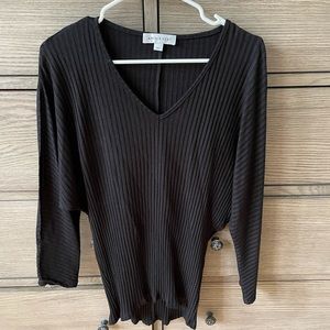 Amount Vert Black Ribbed Top, sz M/L